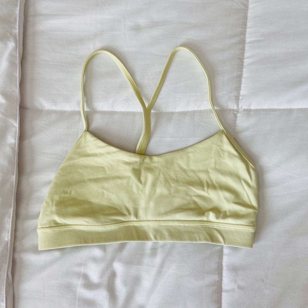 Lululemon sports bra size 6
